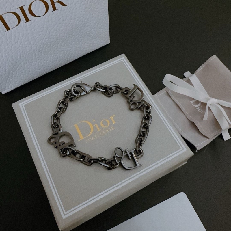 chr1st1an D10r necklaces